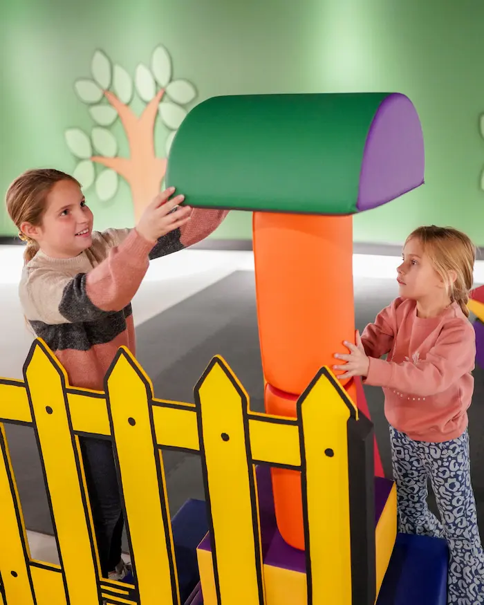 kids building with blocks